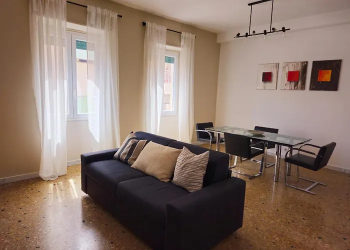 Appartamento Casakico Elegante 2-bdr Metro 10 Min Colosseo Roma