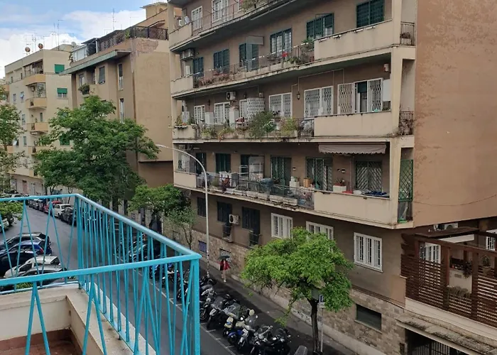 Casakico Elegante 2-bdr Metro 10 Min Colosseo Appartamento