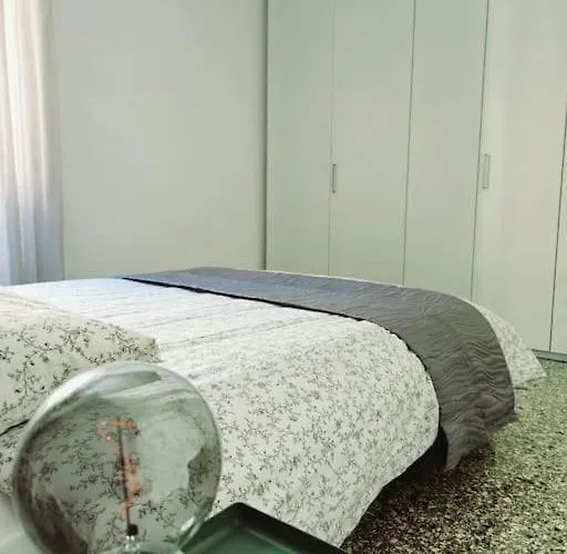 Casakico Elegante 2-bdr Metro 10 Min Colosseo Appartamento Roma