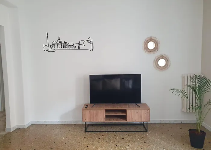 Casakico Elegante 2-bdr Metro 10 Min Colosseo Appartamento Roma