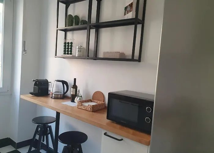 Appartamento Casakico Elegante 2-bdr Metro 10 Min Colosseo *